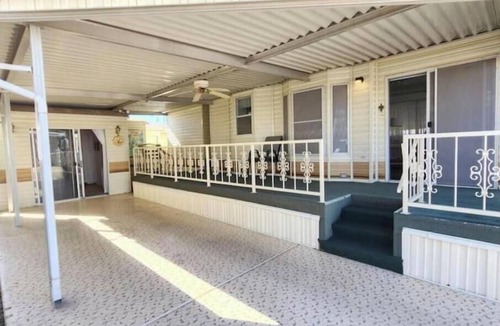 Mesa House | Cozy Bright Park Model, Vibrant 55+ many Amenities