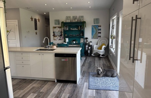 Miller Lake House | Cozy Bungalow - Steps from Lake Huron. Family & dog friendly