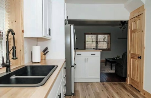 Laurelton Cabin | Cozy Cabin on the Creek with Hot Tub!