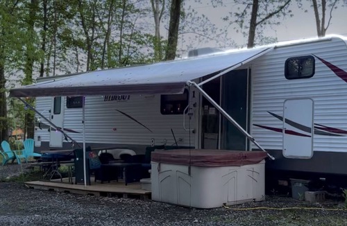 Town of Reading RV Rental | Cozy Camper with private hot tub The Hideout unit 1