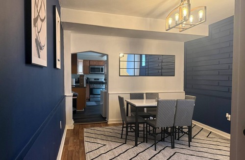 South Side Flats House | Cozy Centralized 3bd 2bath House w/Free Parking