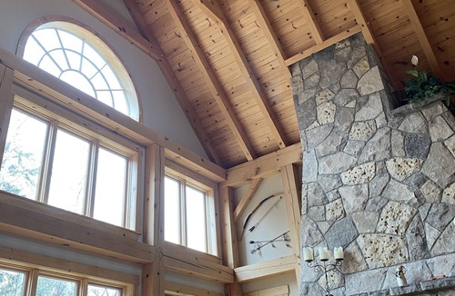 Craigleith Ski Chalet | Cozy Chalet/Cottage - Ravine Lot with Hot Tub - Sleeps 8