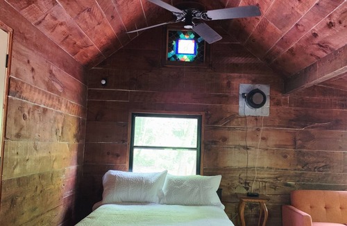 Burlington Cabin | Cozy Clappison Cabin - 8 acres of private forest!🌳
