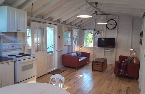 Sauble Beach Cottage | Cozy, clean, newly renovated two bedroom cottage on the waterfront.