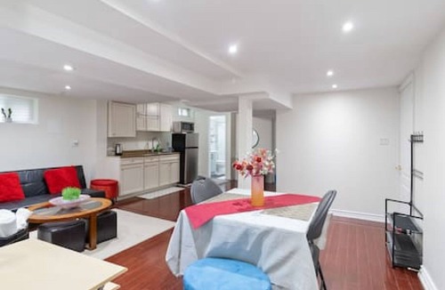 Central Erin Mills House | Cozy Corner Basement Suite in Mississauga