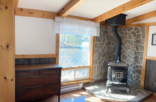 McKellar Cottage | Cozy Cottage in McKellar ON Lakeside