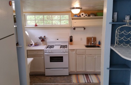 Covington Cottage | Cozy Cottage on private acreage minutes from town