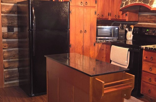 Rushville Cabin | Cozy Country Cabin near Canandaigua-HOT TUB-Beautiful Sunsets-Close to CMAC