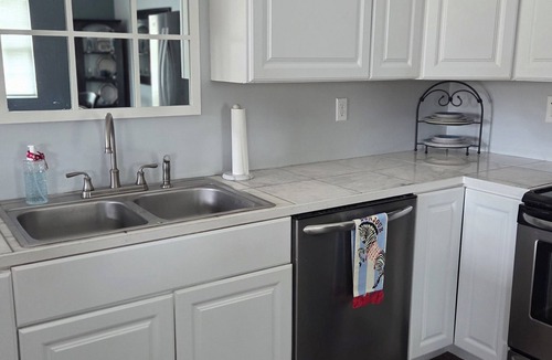 Ligonier Apartment | Cozy Country Loft Apartment with Vaulted Ceilings