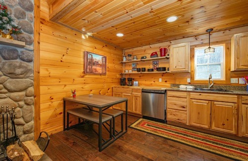 McHenry House | Cozy Cub Cabin
