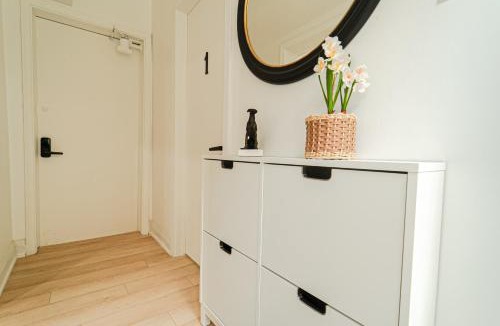 Bathurst Manor House | Cozy Double Private Room, Comfy Bed, Free Parking