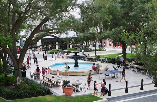 North Hyde Park Apartment | Cozy Downtown King Suite | Pool, gym, FREE parking