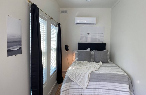 Historic Uptown House | Cozy Downtown Retreat in St Pete near public transit lines.