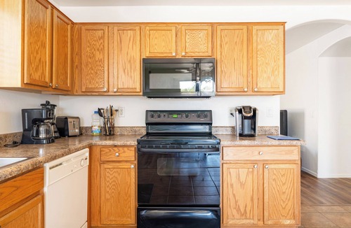 Harrison East South House | Cozy East side home in a quiet neighborhood