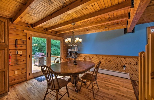 Pine Grove Cabin | Cozy Family-Friendly Pine Grove Cabin w/Fire Pit!