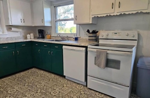 Grantville House | Cozy farmhouse with views and amenities! Pet-friendly, baby goats and chickens!