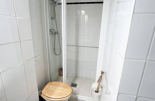 Faubourg-du-Roule Apartment | Cozy Flat Near Champs Elysées