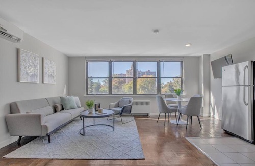 East Falls Apartment | Cozy Furnished 2Br Apartment with Gym, Pool