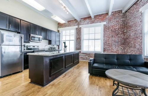 Central Business District Hotel | Cozy Gorgeous Condo - Walk to Bourbon and FQ