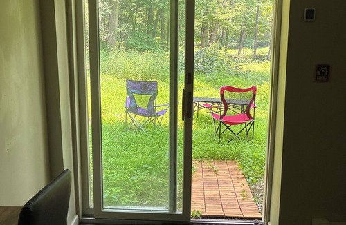 Lewisboro Apartment | Cozy ground floor suite ideal for a relaxing stay. Enjoy peace and tranquility.