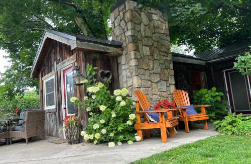 Nottawa House | Cozy Guest House close to Wasaga Beach & Blue Mtn