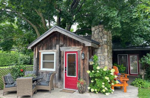 Nottawa House | Cozy Guest House close to Wasaga Beach & Blue Mtn