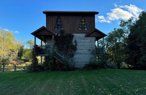Sutton Cabin | Cozy Guest House on the River