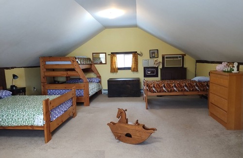 Sunbury House | Cozy Guesthouse on Big Sheep Farm