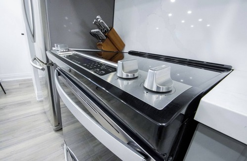 Brantford House | Cozy Hideaway - Your home away from home. Private Entry + Full Kitchen
