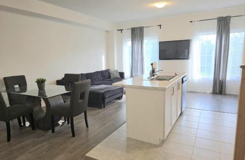 Shelburne Apartment | Cozy Home Close to Blue Mountain and Collingwood