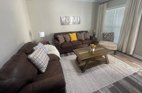 Opelika House | Cozy home in Opelika/Easy interstate access/Short drive to downtown and Auburn.