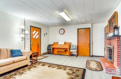 Belleville House | Cozy Home w/Private Patio & Views, Hiking On-Site