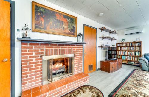 Belleville House | Cozy Home w/Private Patio & Views, Hiking On-Site