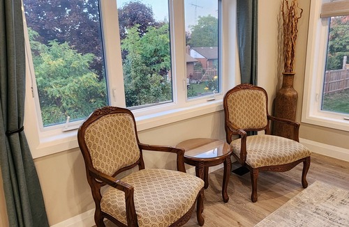 Colborne House | Cozy Home with Deck, 4 Parking Spots near beaches