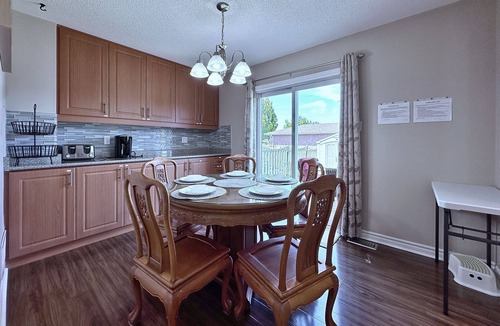 Barrie House | Cozy house at south end Barrie