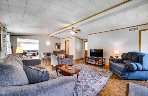 Mattawana House | Cozy Huntingdon Escape: 19 Mi to Penn State Univ!