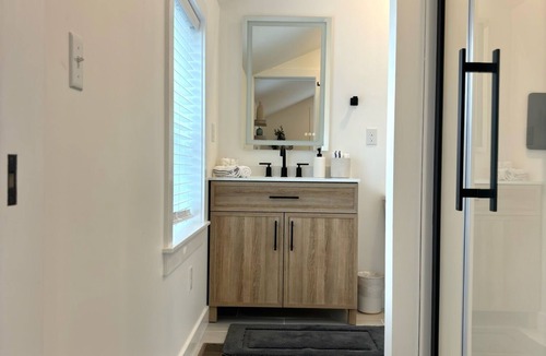 Franklin Springs Apartment | Cozy, inviting, brand-new studio ideal for individuals and/or couples