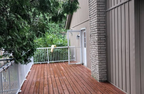 Georgian Bluffs House | Cozy lakefront cottage w/hottub for all your family relax.