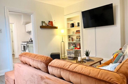 Lower Lawrenceville Apartment | Cozy Lawrenceville Flat.