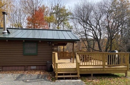 Pine Hill Cabin | Cozy Log Cabin in the Catskills Belleayre Ski Mountain