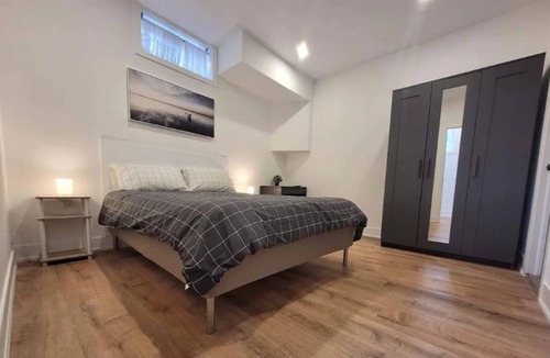 Lakeview House | Cozy Master with private bathroom