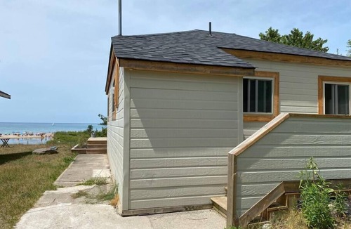 Inverhuron Cottage | Cozy modern cottage on the beach