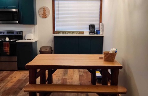 Rockwood Cabin | Cozy Mountain Lodge Near Seven Springs & Ohiopyle - Sleeps 8 - Pet Friendly