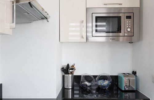 La Garenne-Colombes Apartment | Cozy & new studio near Paris La Défense.