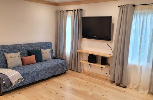 Parry Sound House | Cozy Nordic Hygge Stay in Parry Sound