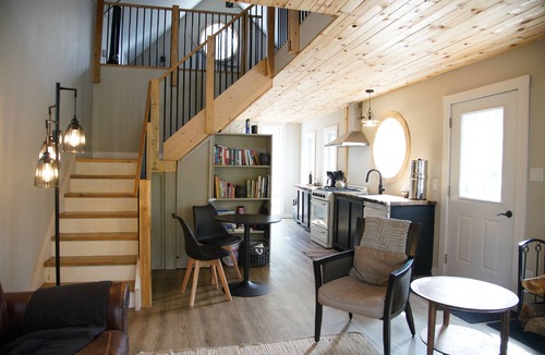 Bancroft Cabin | Cozy OFFGRID Cabin on the River