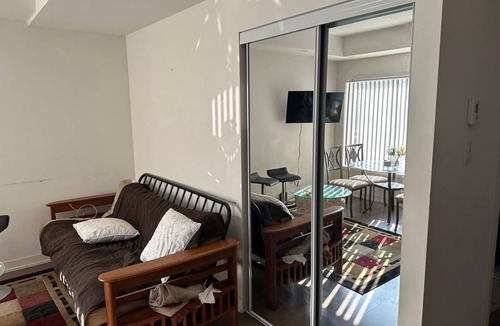 Agincourt House | cozy one bed room complete home