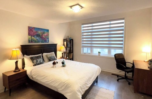 Markham House | Cozy one bed with private bath