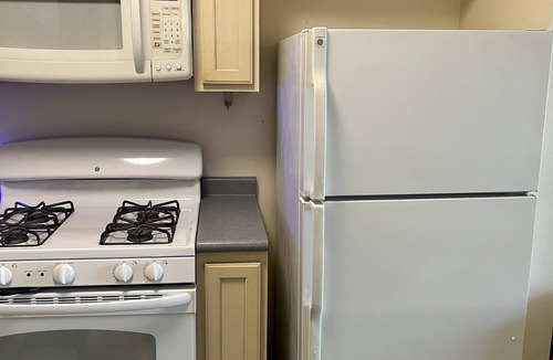 West Bronx Apartment | Cozy one bedroom- 5 min walk to yankee Stadium