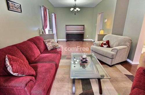 Ottawa Division House | Cozy & Peaceful 5 Bedroom House in Orleans, Ottawa